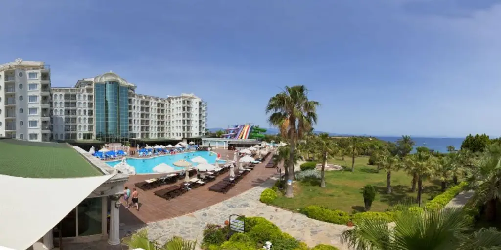 Капикири: Laur Hotels