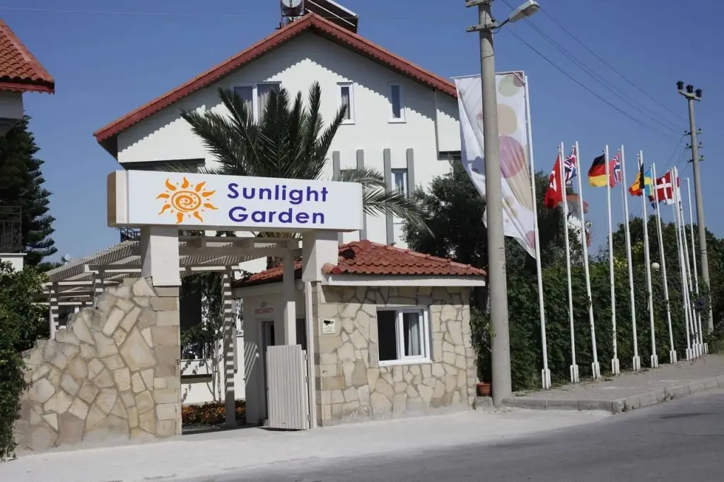 Sunlight Garden Hotel — фото 1