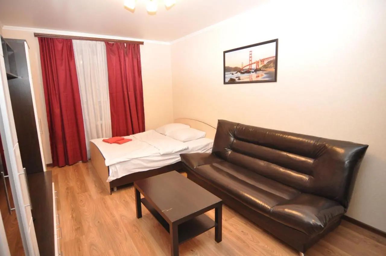 Курск: Apartment on Tolstogo