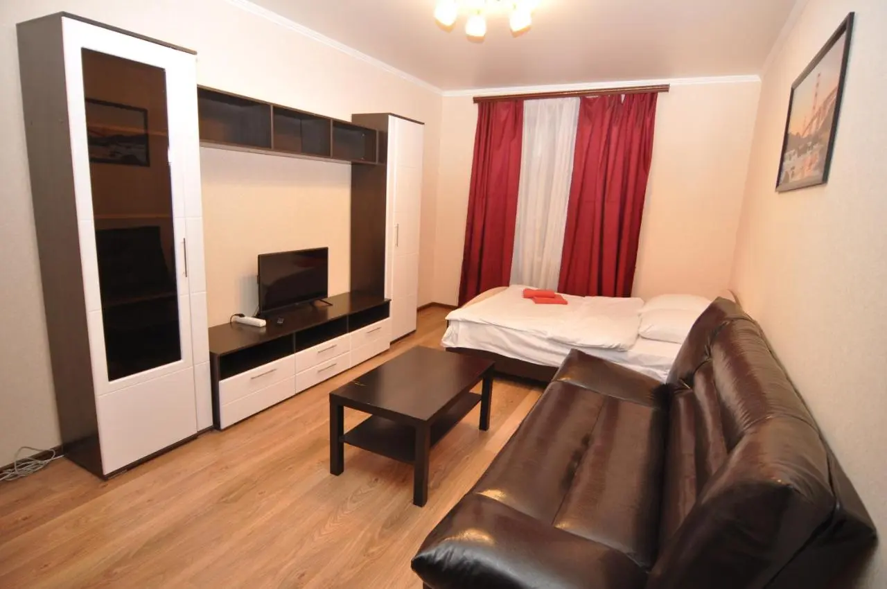 Курск: Apartment on Tolstogo