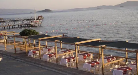 Ado Beach Hotel — фото 1