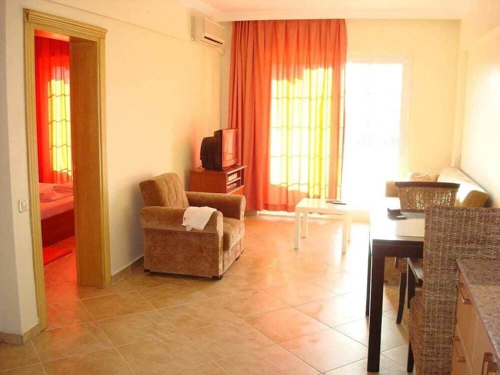 Дидим: Triton Apartments