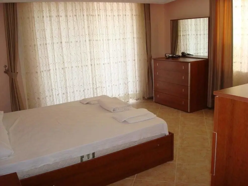 Дидим: Triton Apartments