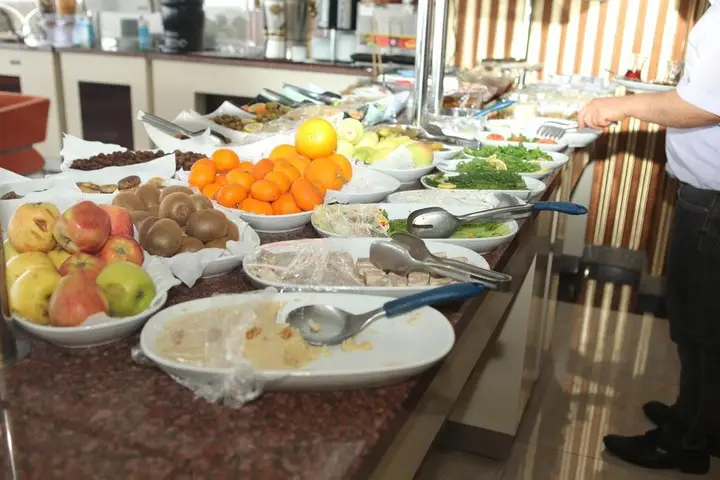 Татван: Mostar Hotel