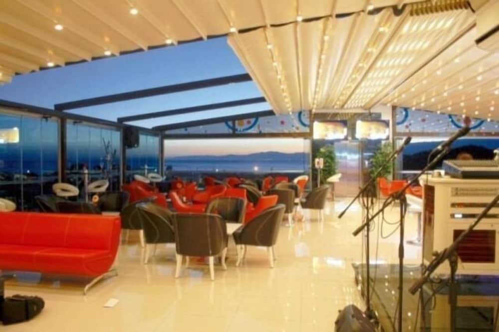 Бурхание: Idahan Hotel