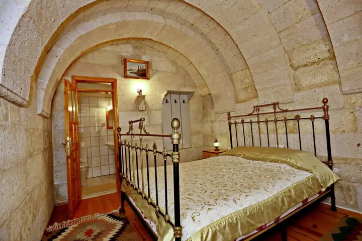 Учисар: Anatolia Raymonde Cave House