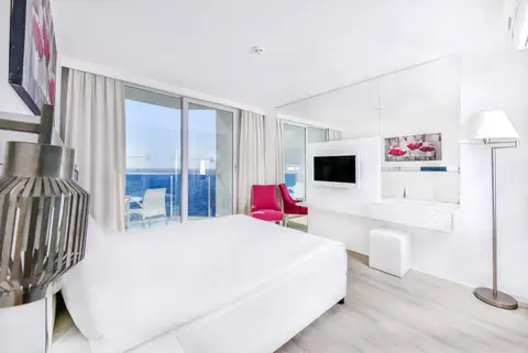 Le Bleu Hotel & Resort — фото 1