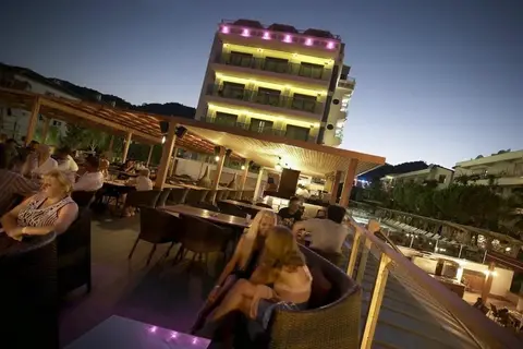 Emre Beach Hotel — фото 1