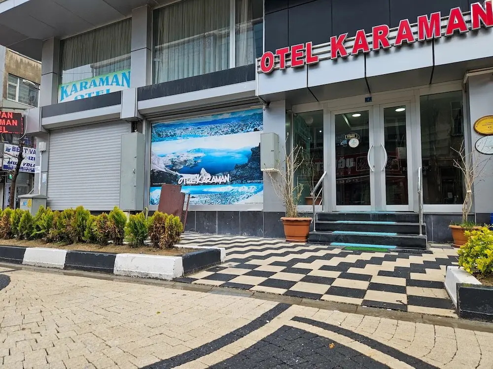 Татван: Otel Karaman