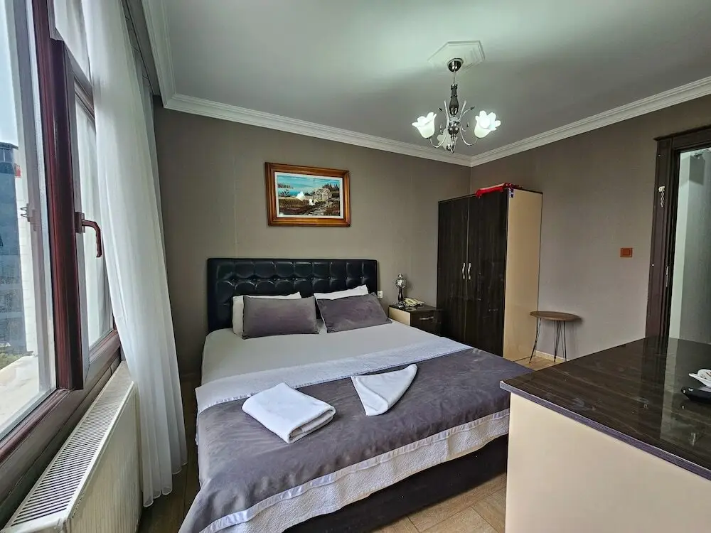 Татван: Otel Karaman