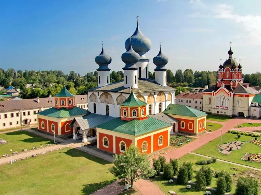Тихвин: Гостиница Свирь