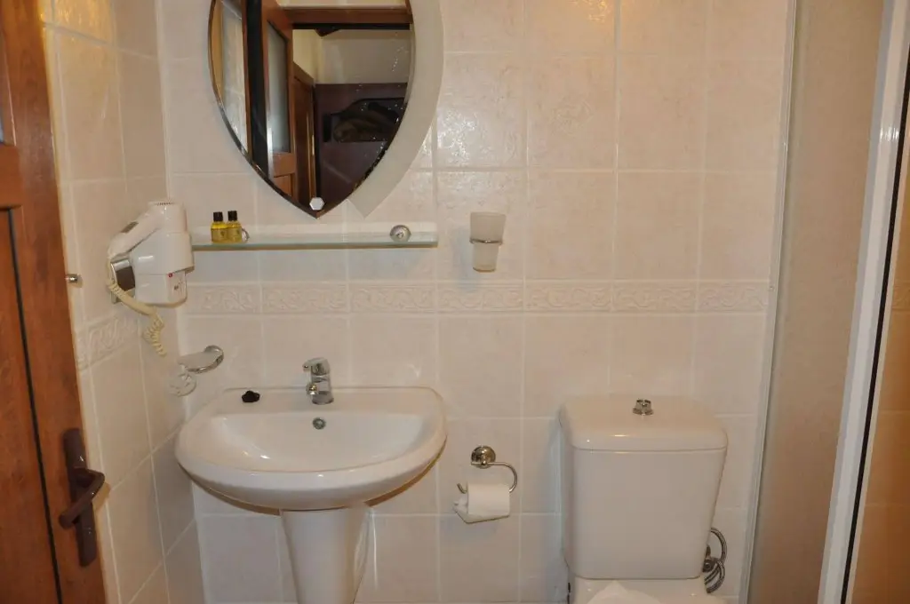 Longhouse Inn Hotel — фото 1