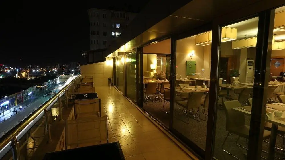 Сивас: Nevv Hotel