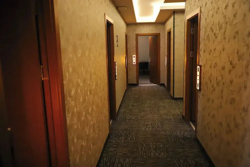 Агри: Cenas Otel