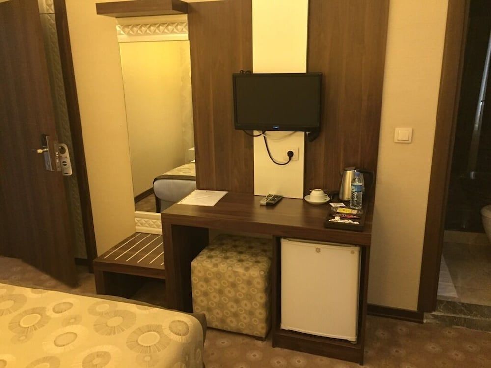 Агри: Cenas Otel
