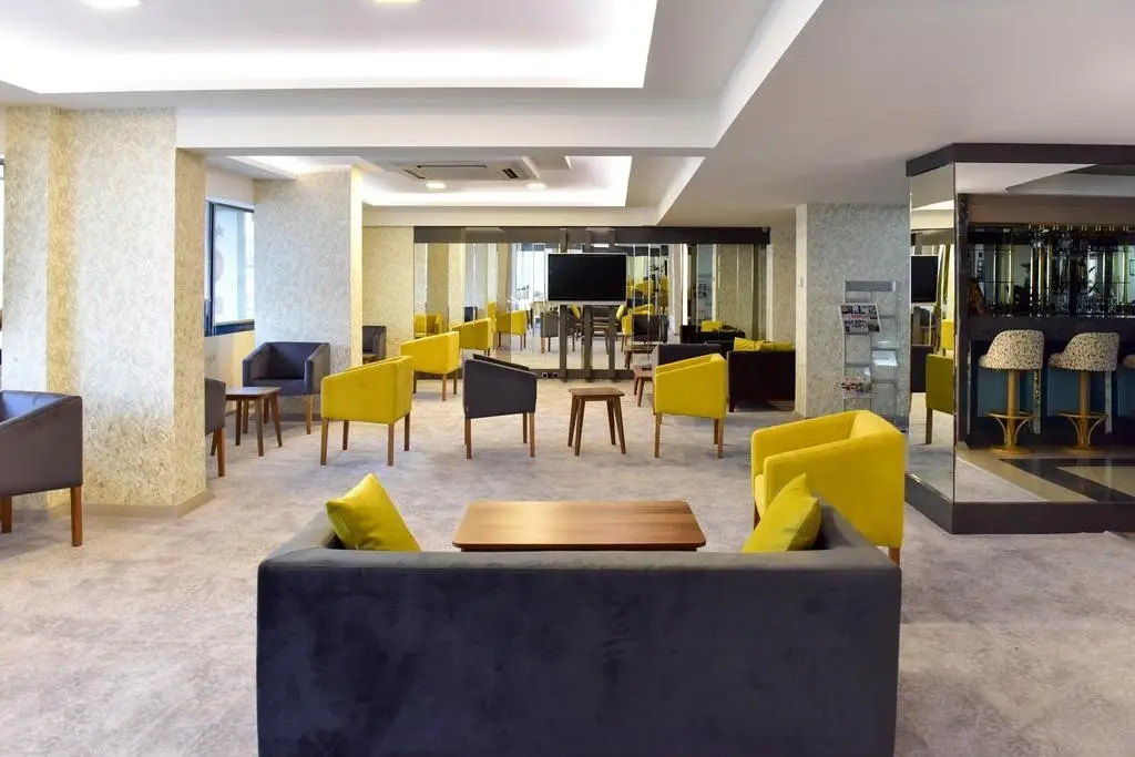 Усак: Otel Ağaoğlu