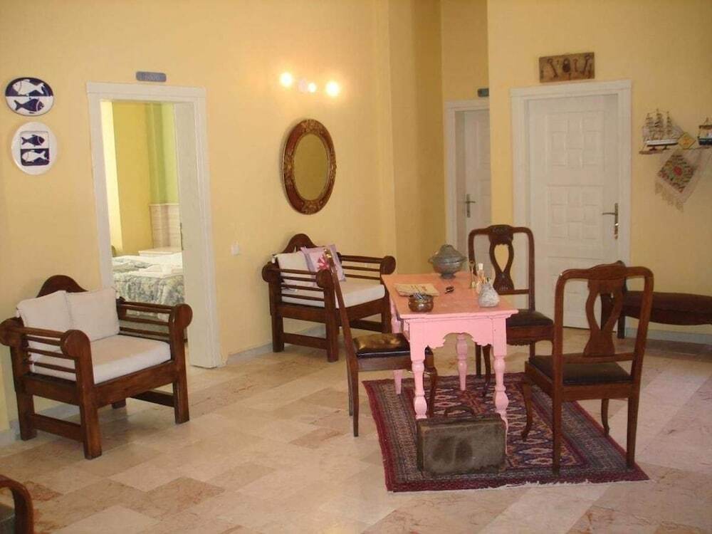 Бабакале: Denizhan Hotel & Restaurant