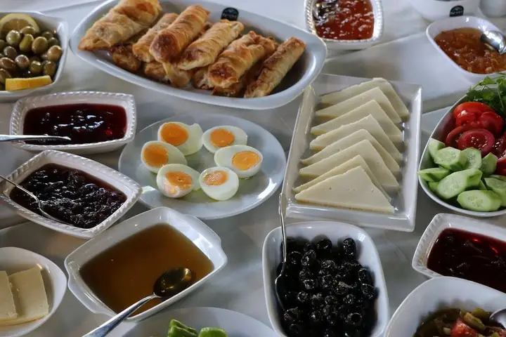 Айвалык: Nesos Hotel