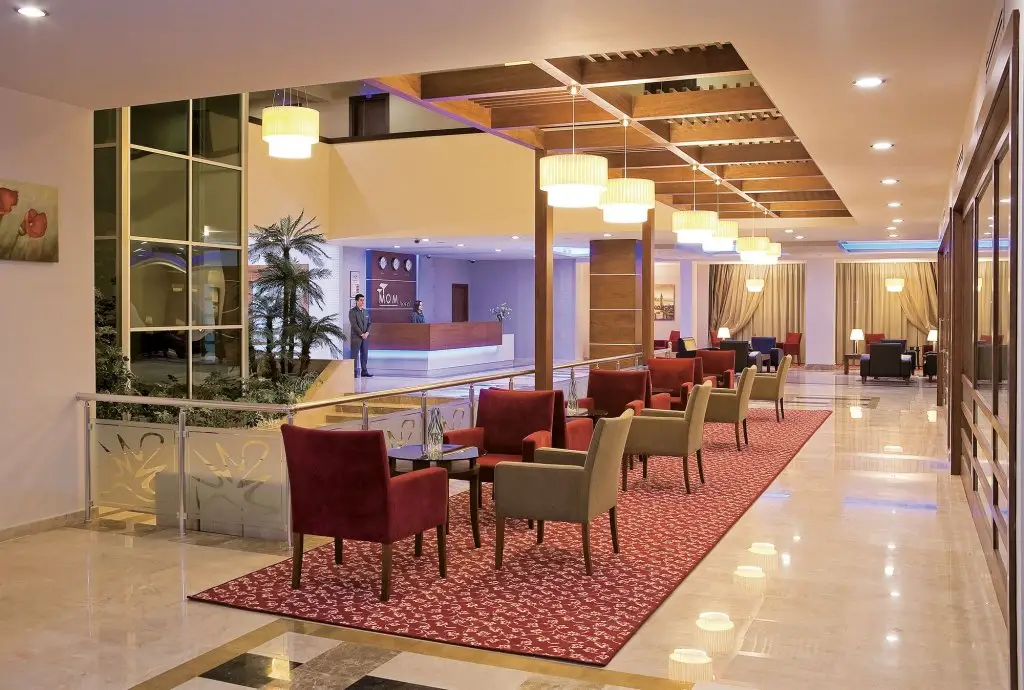 Измир: Mom Hotel