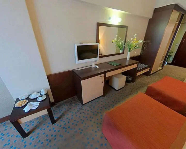 Измир: Mom Hotel