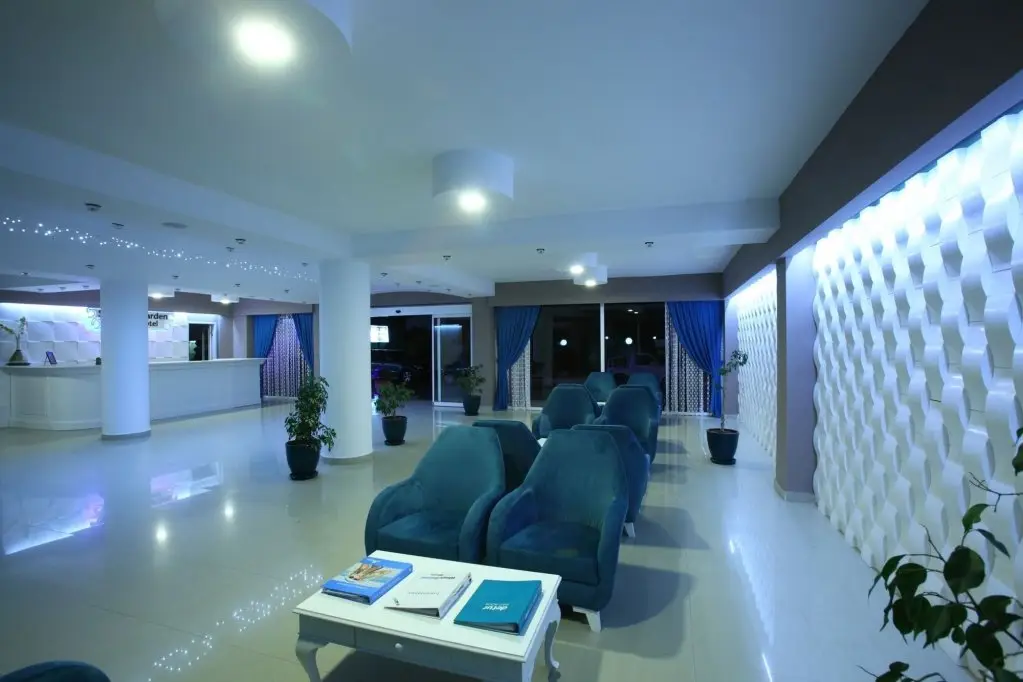Битез: Summer in Garden Suites & Beach Hotel