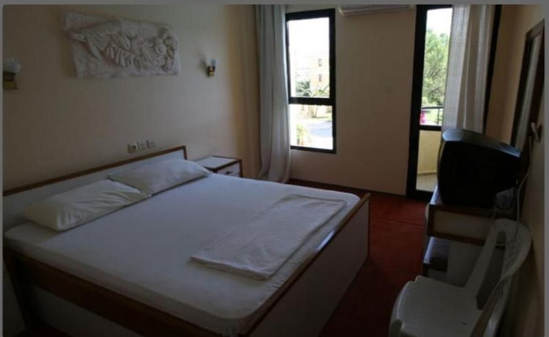 Чешме: Hotel Yeni