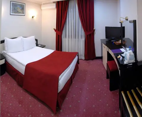 Saffron Hotel — фото 1