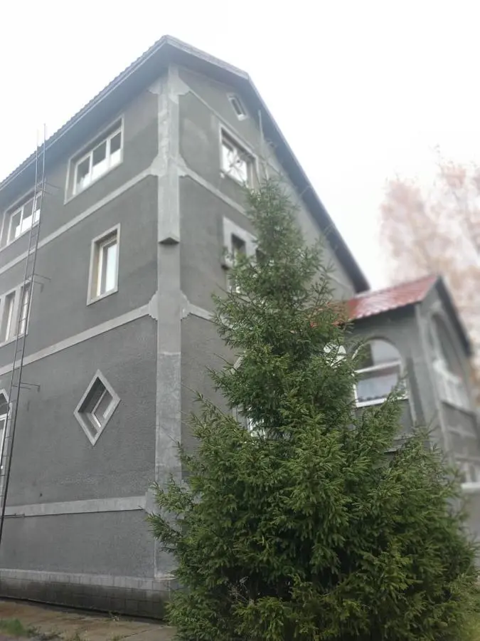Reshetnikovo: Гостевой дом Le Chalet