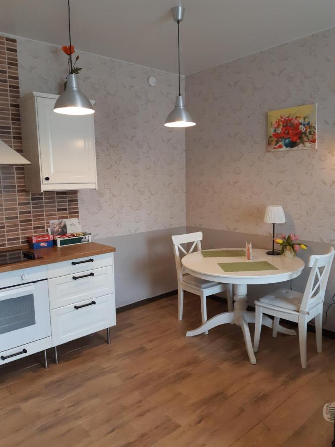 Луга: Apartment on Uritskogo 76