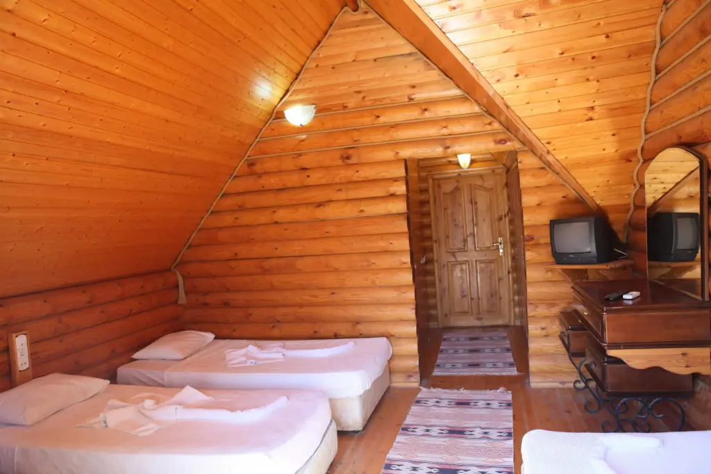 Гёйнюк: Woodline Hotel