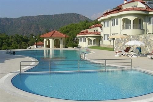 Даламан: Lakeside Villa