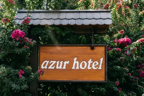 Azur Hotel — фото 1
