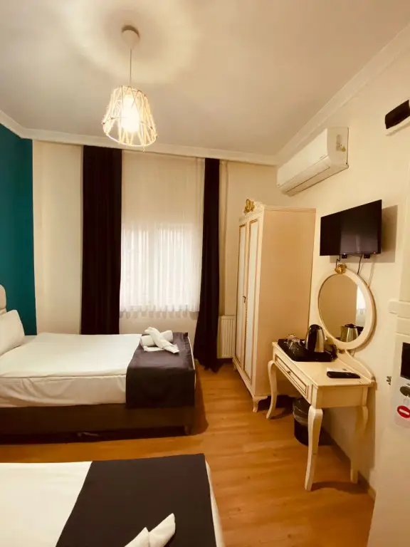 Стамбул: Adora Hotel Cafe & Restaurant
