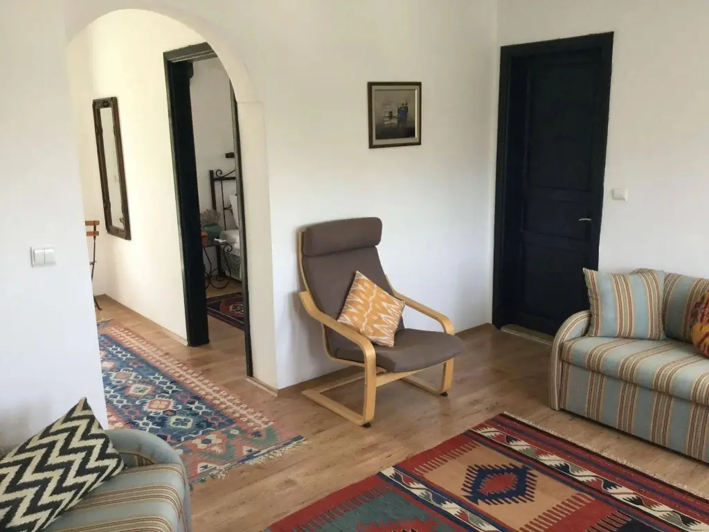 Датча: Villa Tokur