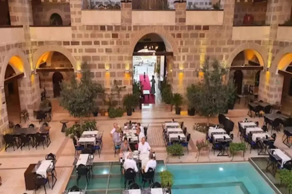 Чешме: Cesme Kanuni Kervansaray Historical Hotel
