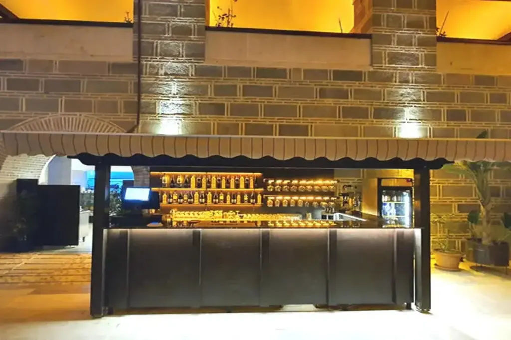 Чешме: Cesme Kanuni Kervansaray Historical Hotel