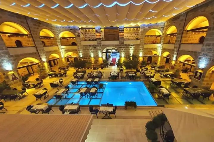 Чешме: Cesme Kanuni Kervansaray Historical Hotel