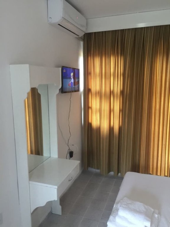 Текирова: Aloha Hotel