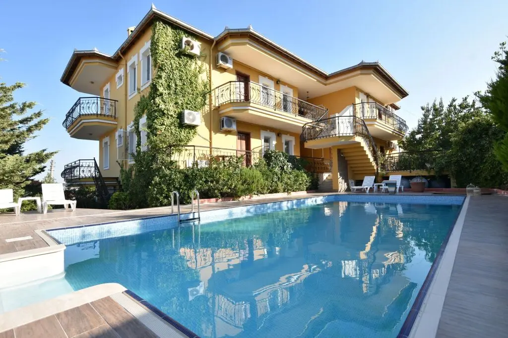 Айвалык: Uzun Apart Otel