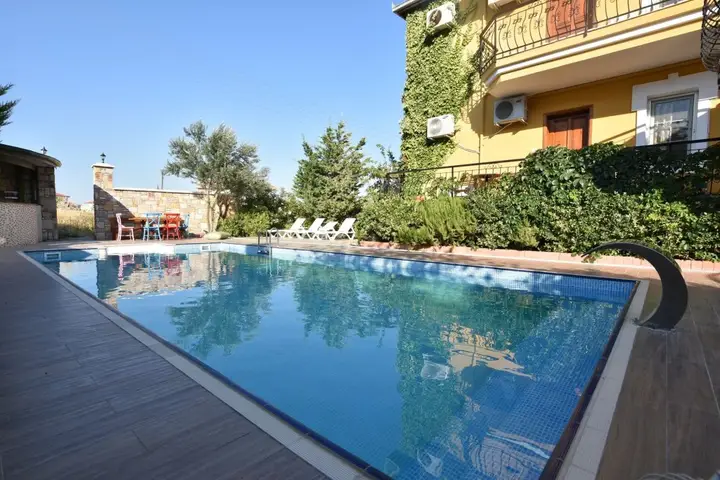 Айвалык: Uzun Apart Otel