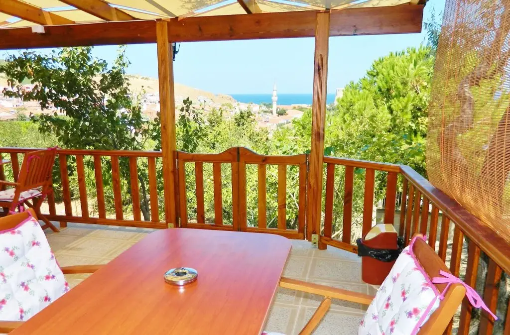 Бозджаада: Patalya Pension