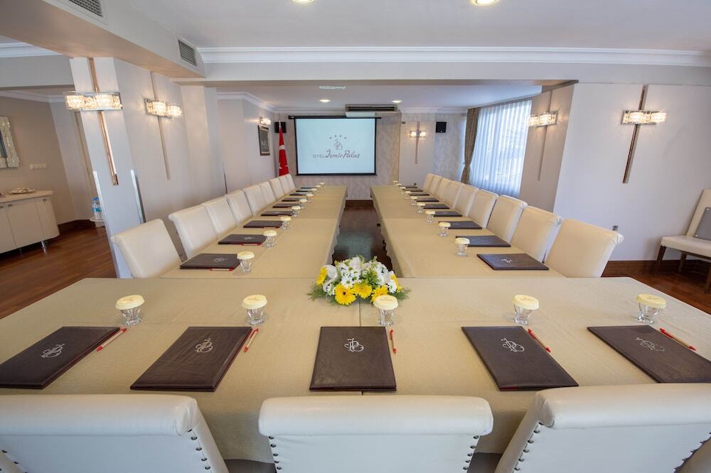 Измир: Izmir Palas Otel