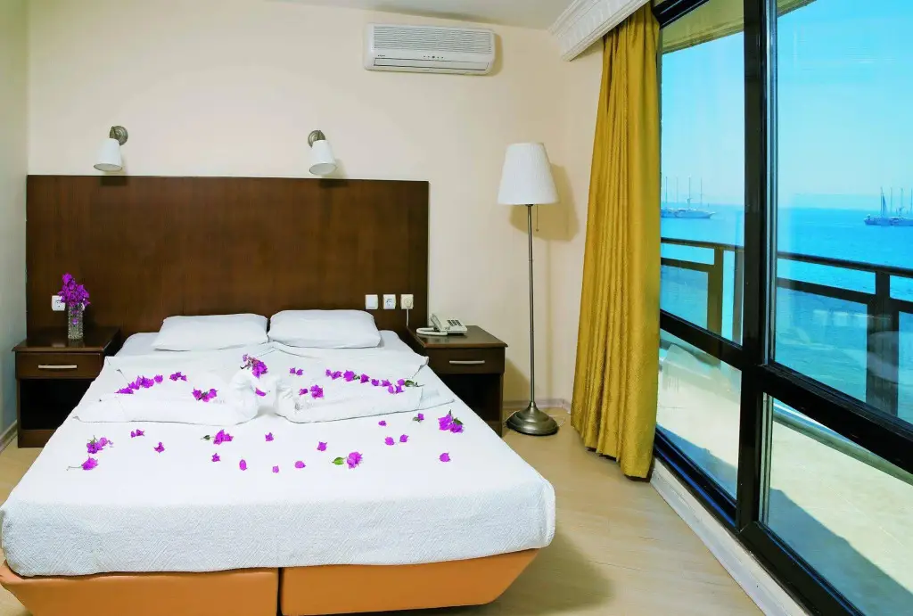 Голькой: Orion Beach Hotel