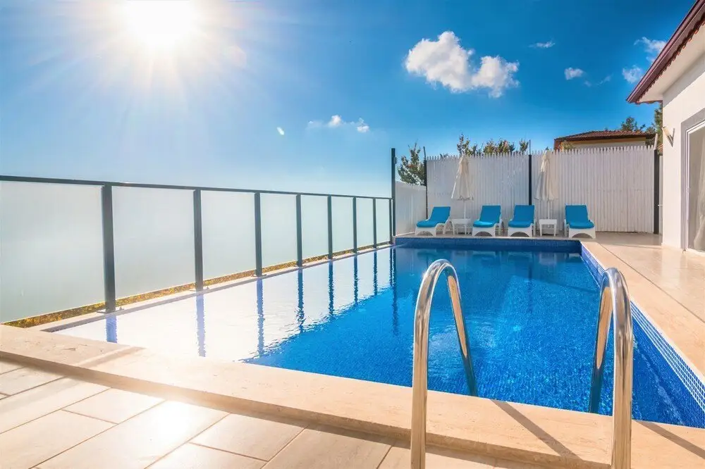 Исламлар: Villa Safir
