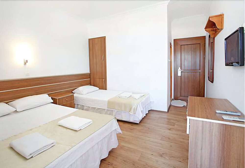 Голькой: Velena Hotel