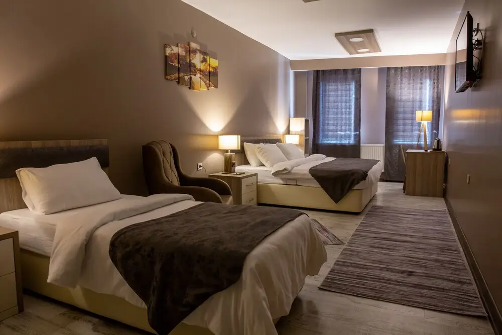 Чайджума: Staron Otel