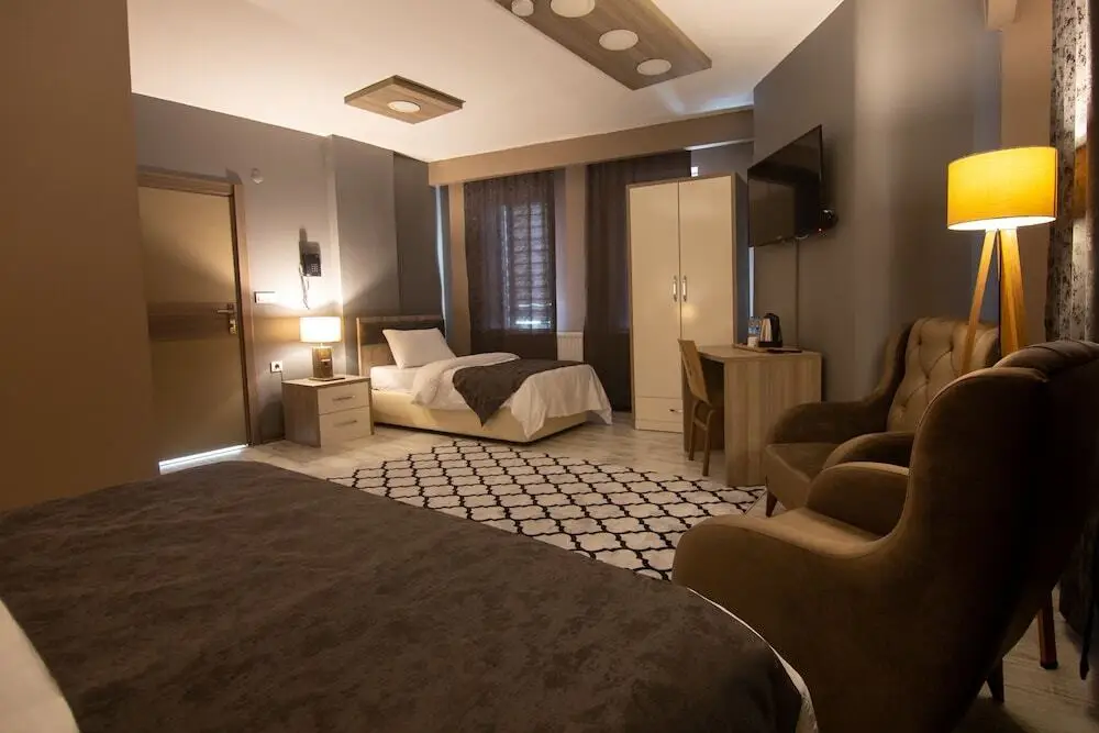 Чайджума: Staron Otel