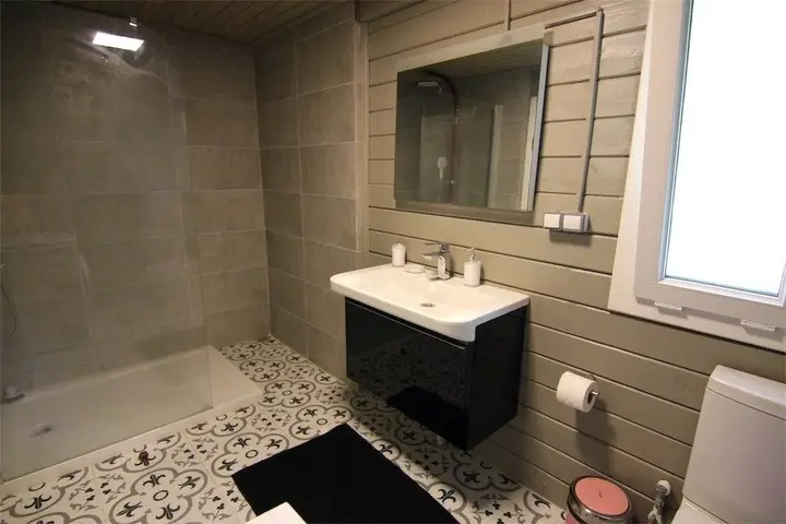 Исламлар: Villa Red