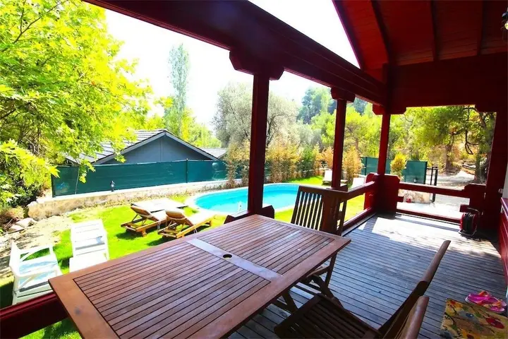 Исламлар: Villa Red