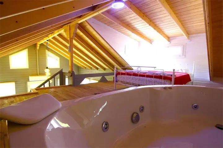 Исламлар: Villa Red